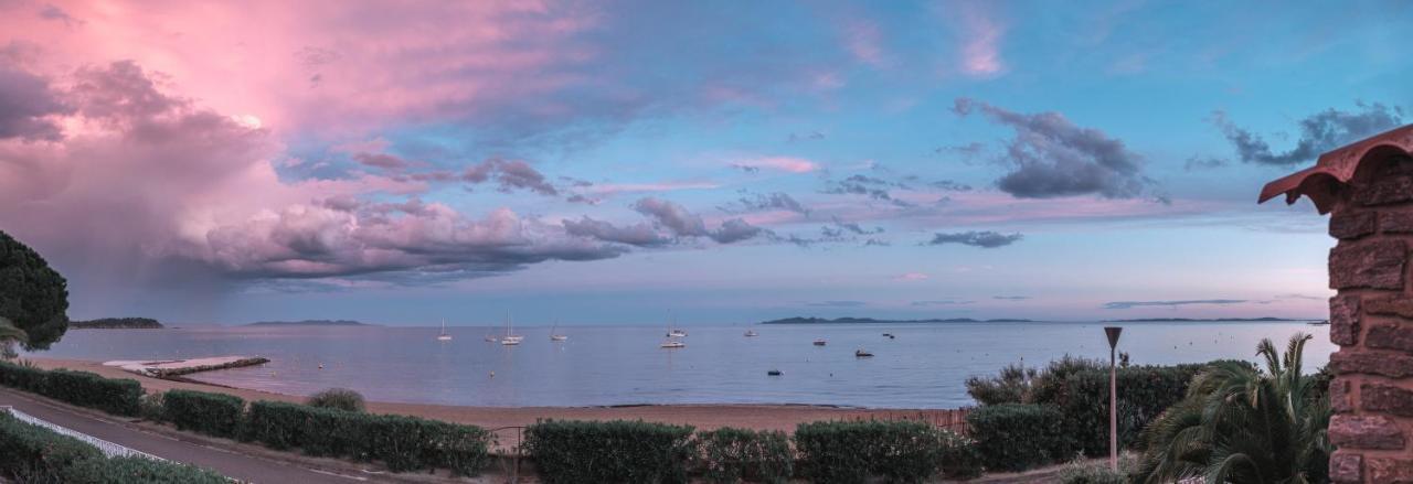 Meublé tourisme 4*, les pieds dans l'eau, Villa LAS PALMERAS La Londe-les-Maures Esterno foto